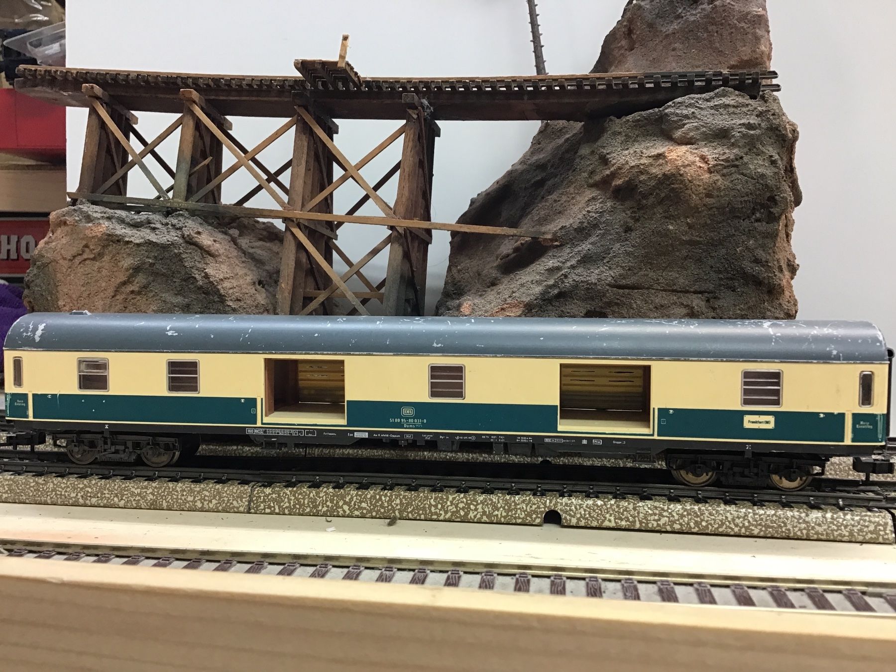 Fleischmann Modellini di ferrovie: fleischmann H0 4013 Gepäckwagen DB, Vintage, – Difettoso da Männedorf venduto da Modellbau-wyss 1