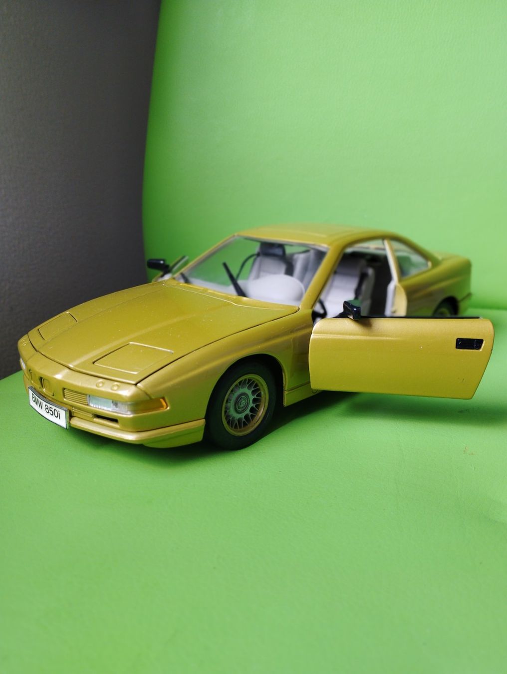 BMW Voitures modèles: BMW 850i – D'occasion à Domat/Ems par oriori 3