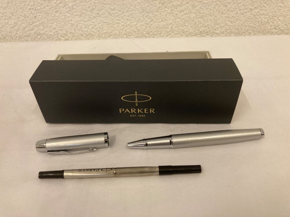 Gullor 5099 Rollerball-Kugelschreiber – Silberner Clip, Blaue Mine, Glattes Schreibgefühl