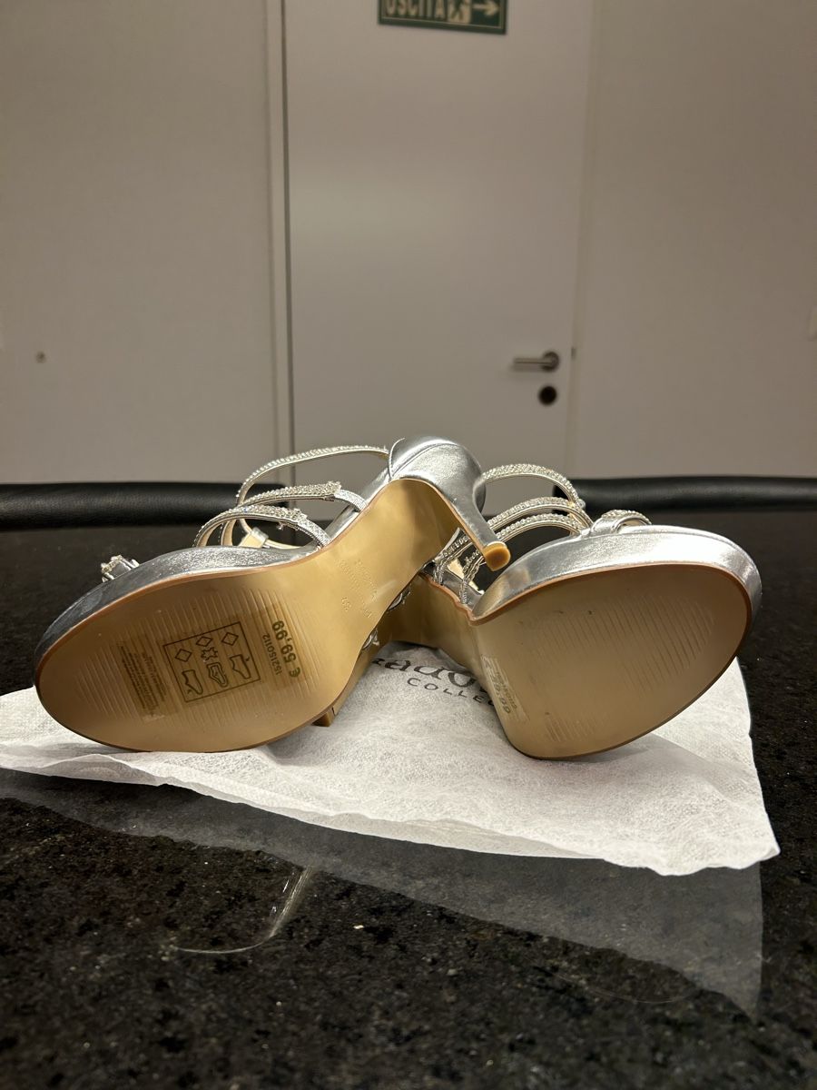 Scarpe da donna: Ungetragene silberne High Heels mit Strass, Gr. 39 – Nuovo e nell'imballaggio originale da Nürensdorf venduto da lor_6flb 3