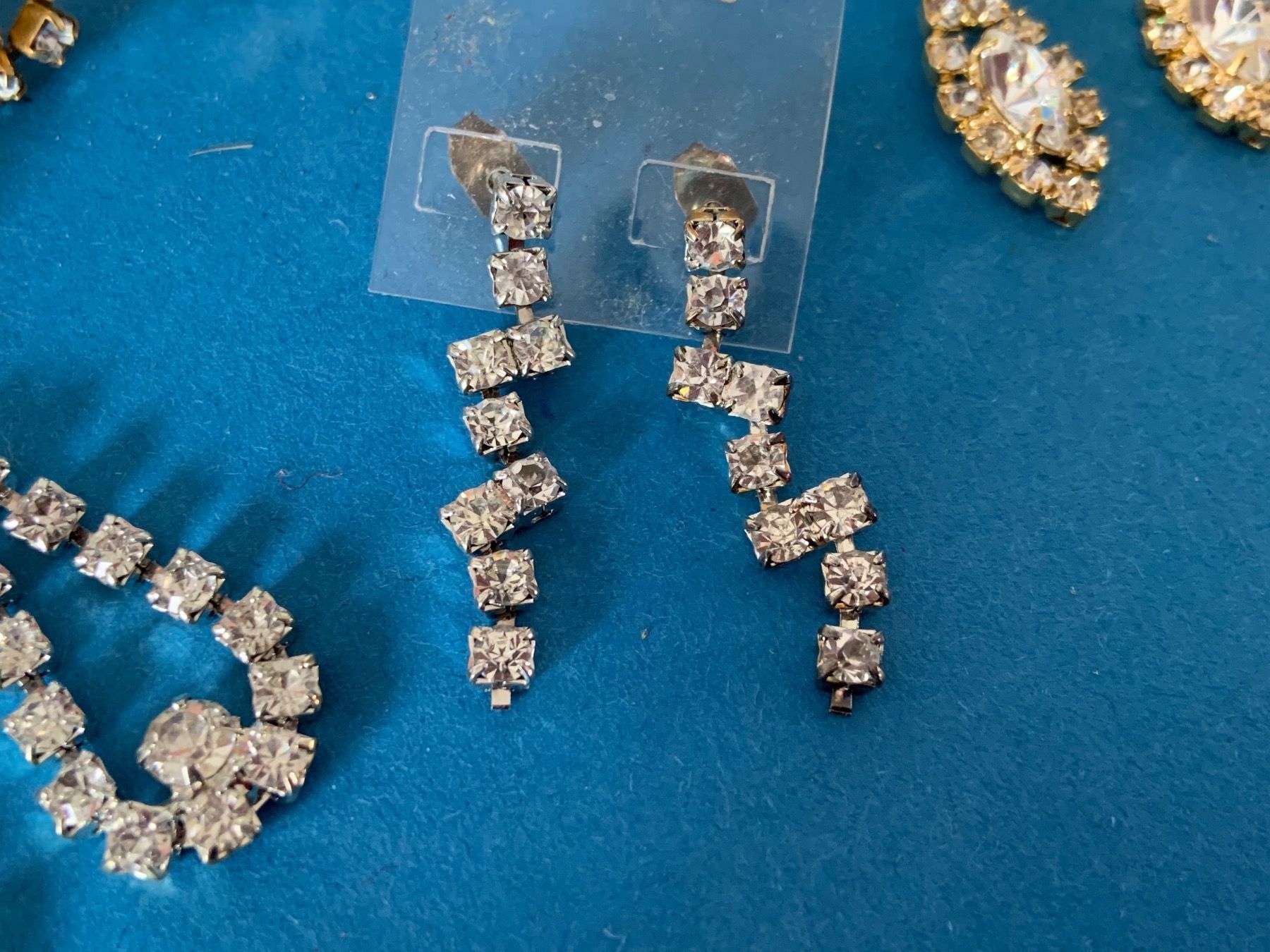 Orecchini pendenti & Orecchini a lobo: Strass Ohrringe vergoldete plämper 8 stk – Usato da Dittingen venduto da Bellevista 6