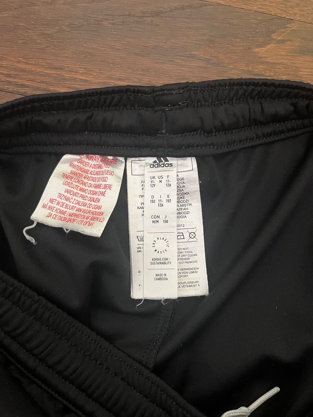Adidas Hosen: Adidas Sport Shorts Grösse 152 – Gebraucht aus Hochdorf von seetaler12 3