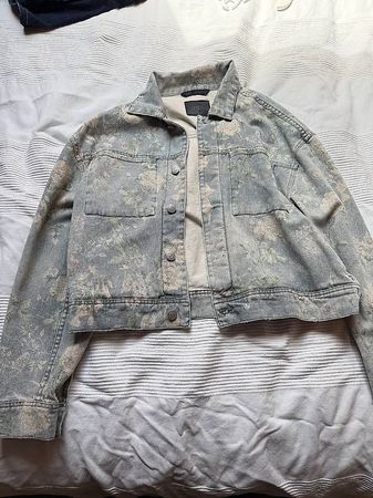 Zara Jacke
