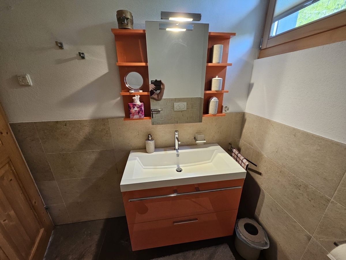Mobili per bagno: Lavabo mit Unterschrank neuwertig – Usato da Wollerau venduto da Vivi_02