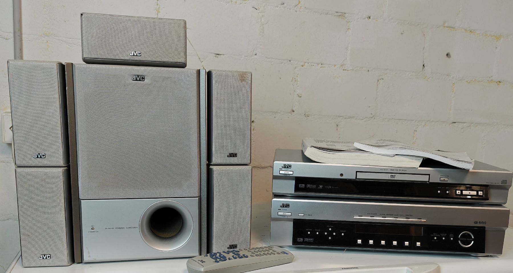JVC Home Cinema: JVC Heimkino Surround-Sound-System + DVD – Usato da Rheinsulz venduto da Dred