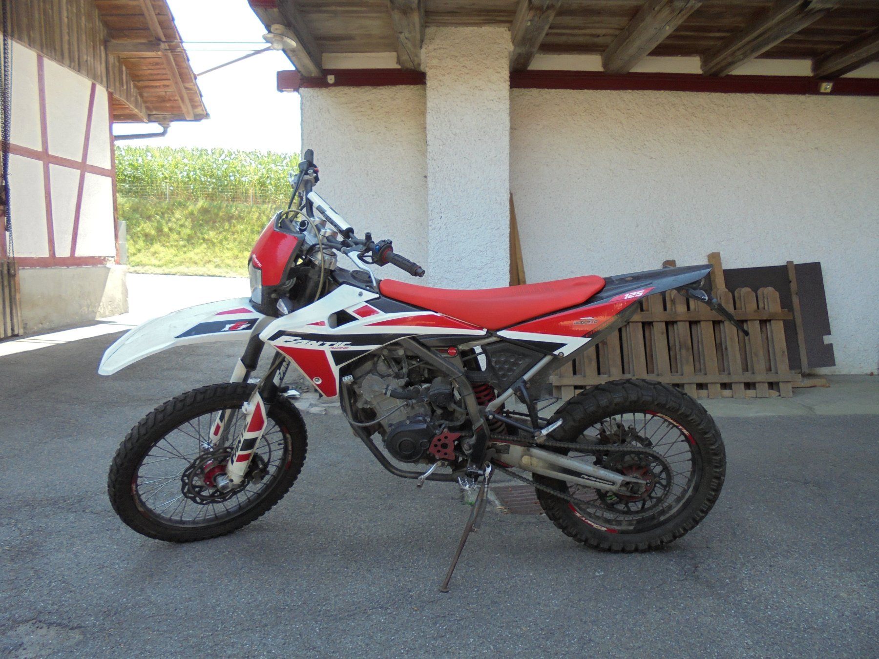 Enduro: Fantic XEF 125 Defekt – Défectueux à Unterlangenegg par Echae