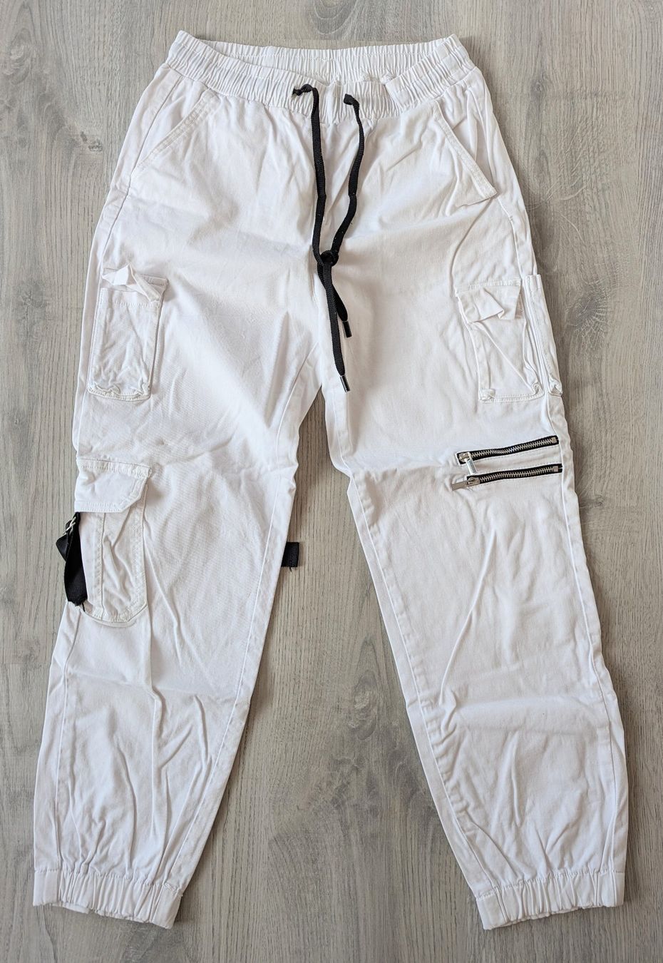 Pantaloni: Weisse Naumy Cargohose Gr. 38 – Usato da Goldingen venduto da YouAreMySunshine