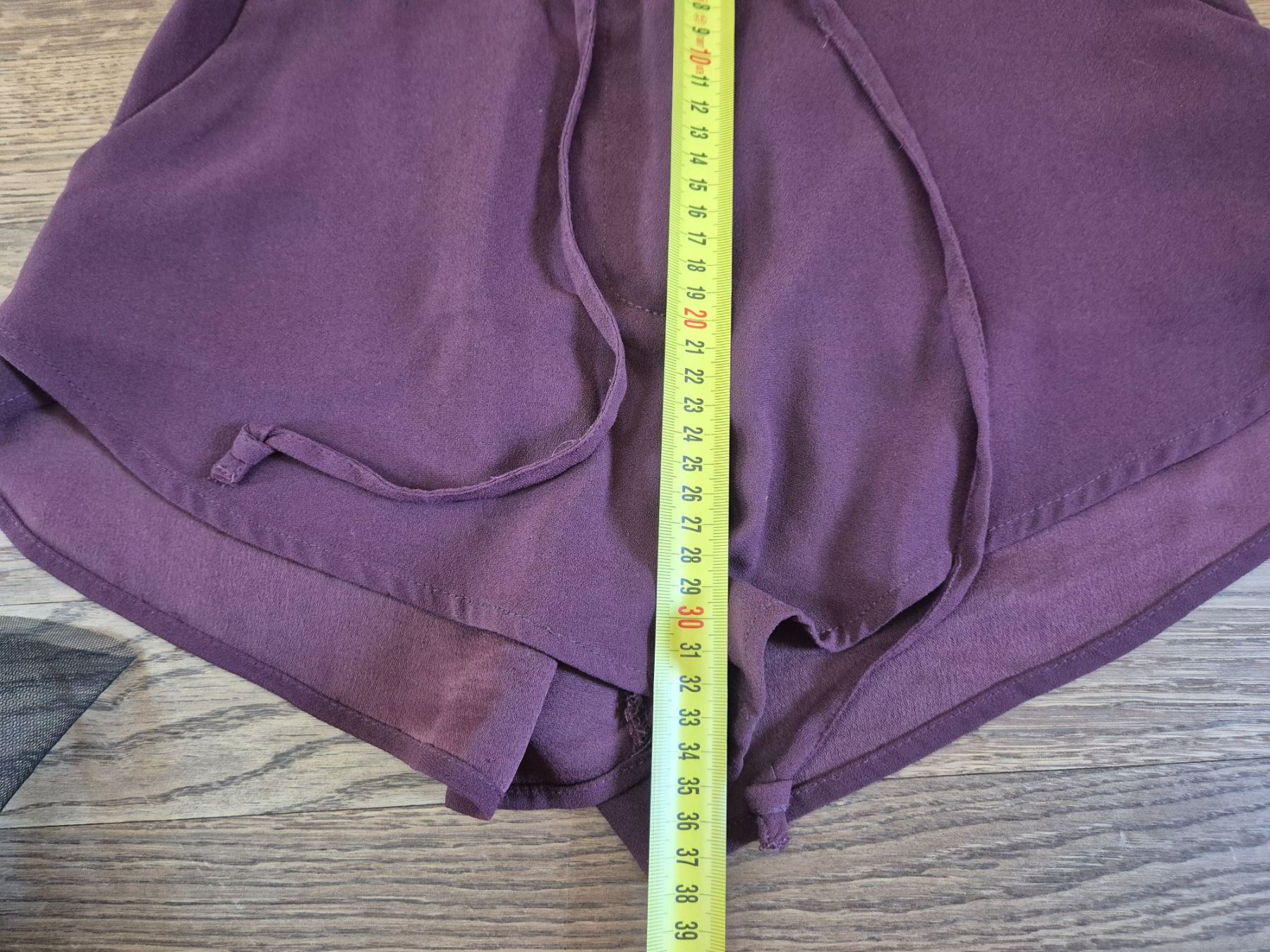 H&M Pantaloni: Purple H&M shorts 36 – Usato da Zürich venduto da monadiederich 6