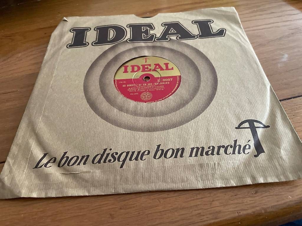 Dischi in vinile: 10 ddisques 78 tours avec pochettes – Usato da Colombier NE venduto da Boy48