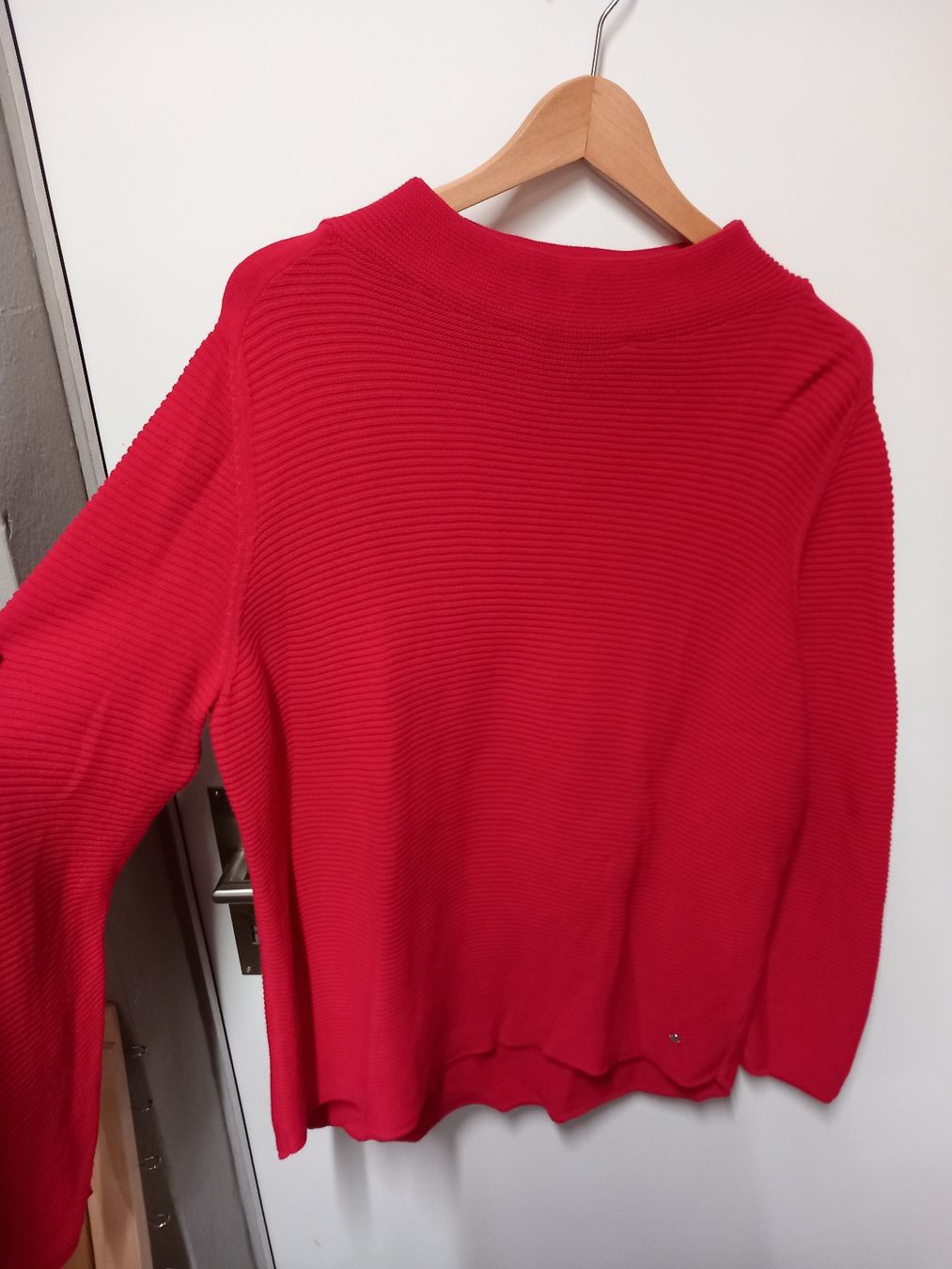 Monari Maglioni & Felpe: Monari Oversize Strickpullover Gr. 38 rot,BW, top Zustand! – Usato da Gwatt (Thun) venduto da umwelt-brocki 1