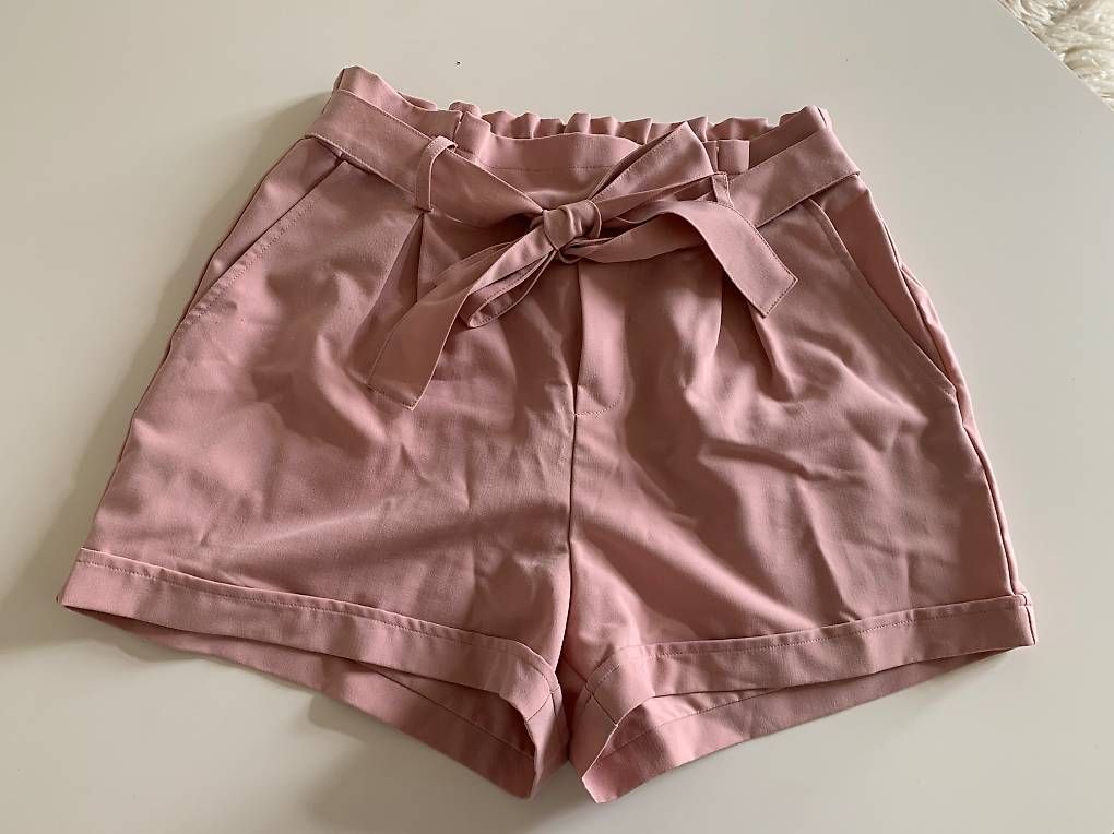 Pantaloni: Shorts – Usato da Solothurn venduto da mar_spc6