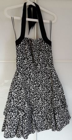 Kleid mit schwarz-weiss Muster - Gr. 36