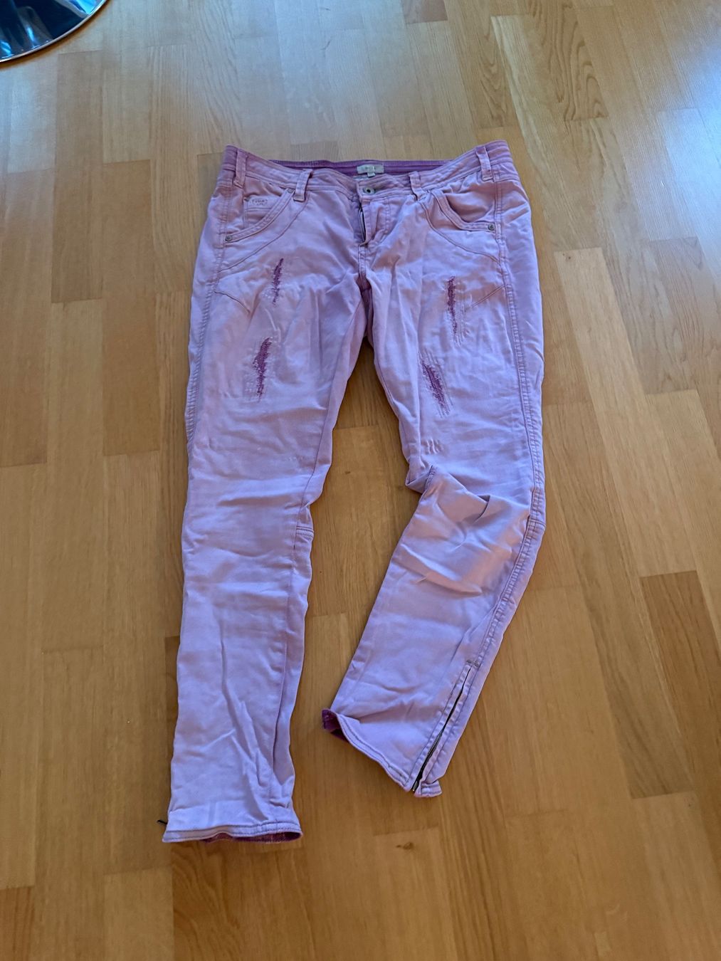 Nile Pantaloni: Lässige Hose von NILE – Nuovo (secondo la descrizione) da Pratteln venduto da Claudi66