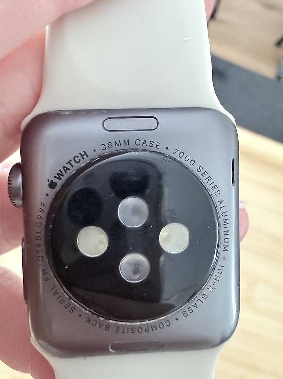 Smartwatch: Apple Watch Serie 7000 – Gebraucht aus Nürensdorf von j.zentner 2