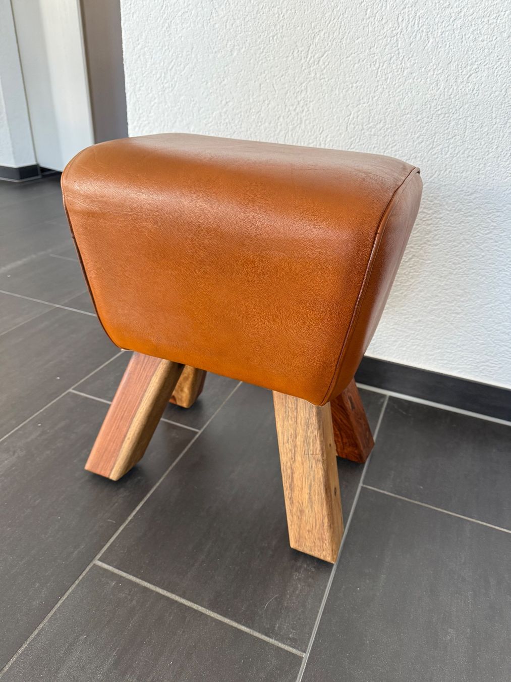 Interio Sgabelli: Hocker (optisch wie Turngerät) – Usato da Sins venduto da tinli700