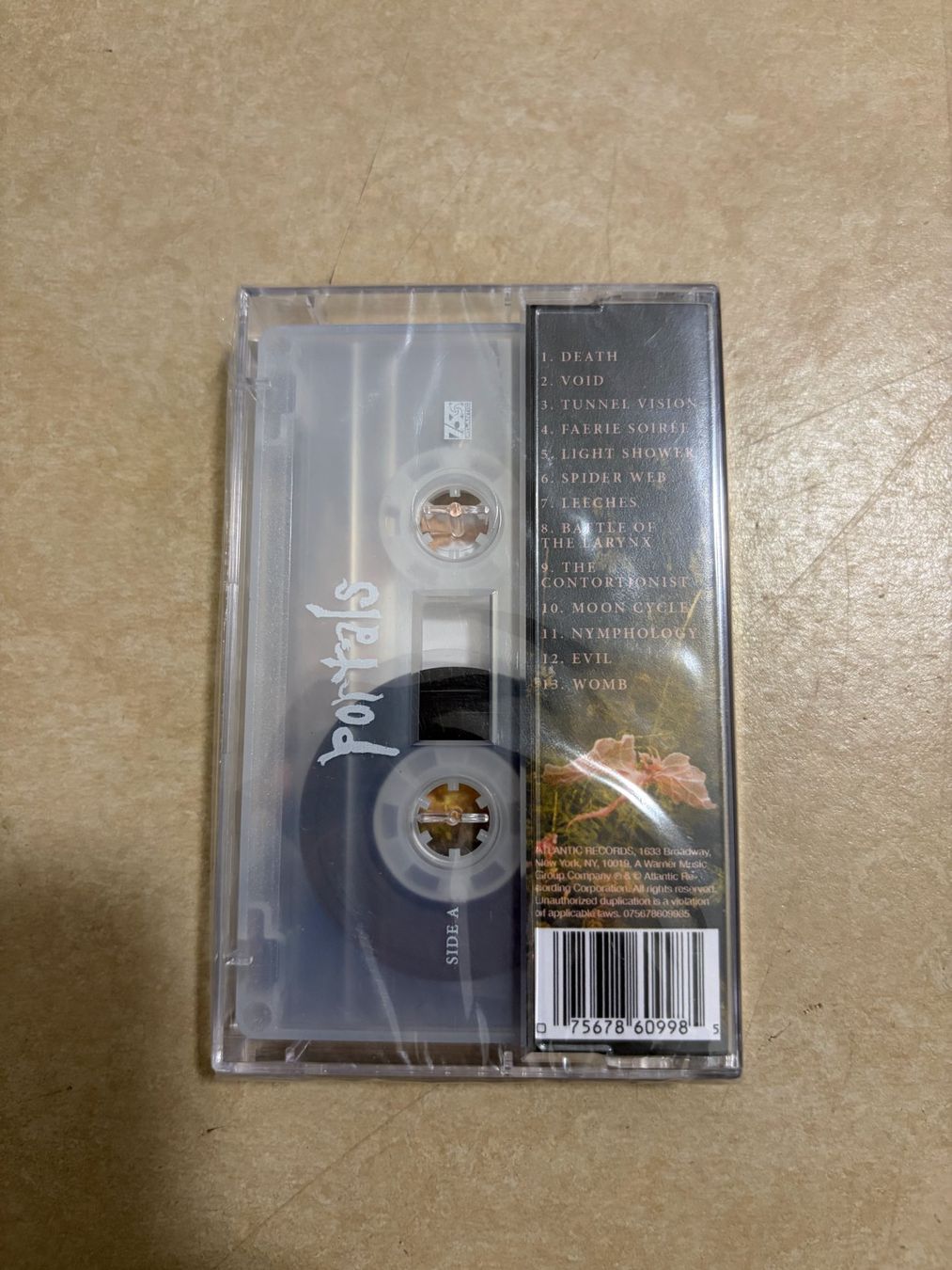 Musicassette: Melanie Martinez Portals Clear Kassette – Nuovo e nell'imballaggio originale da Zürich venduto da Nexaro 1