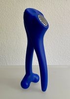 Blaue Alessi-Knoblauchpresse, Guido Venturini