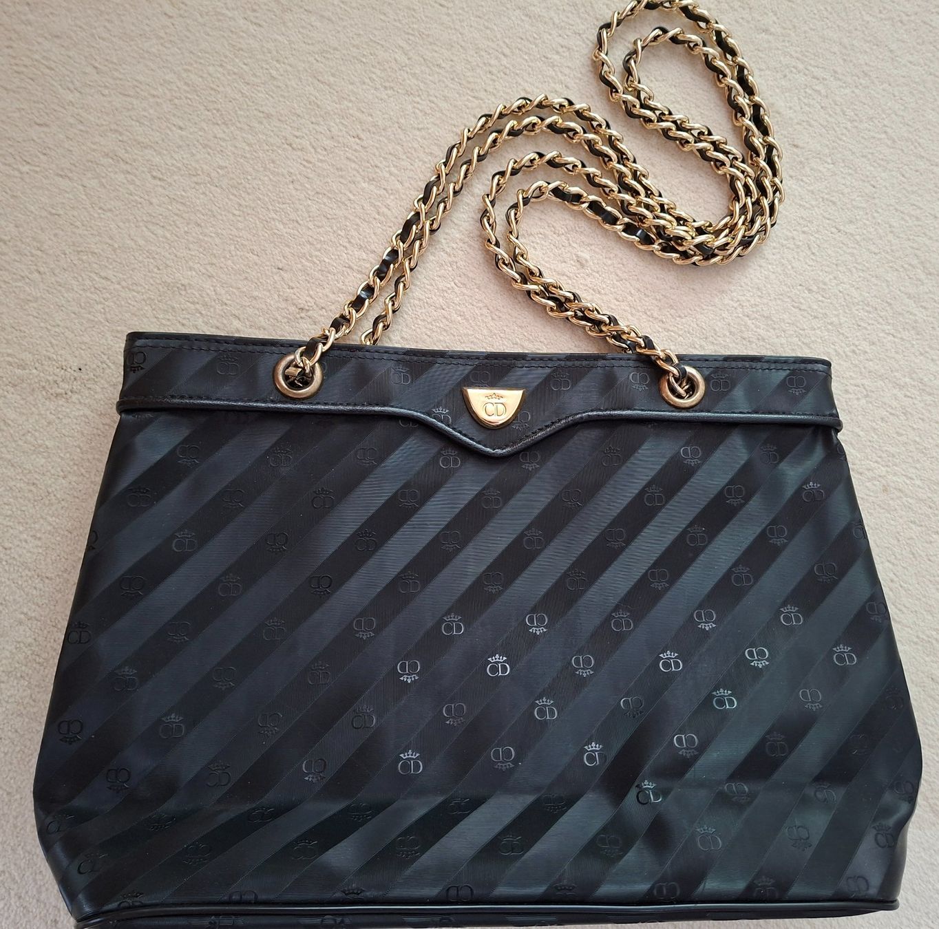 Borse da donna: Handtasche CD Elegance schwarz neuwertig – Usato da Barzheim venduto da spitz01 1