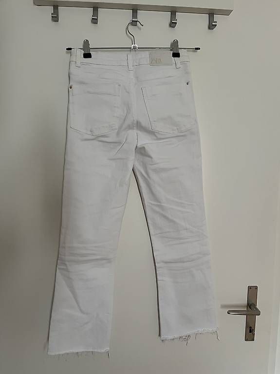 Jeans: Weisse Jeans von Zara, Gr. 36 – Usato da Zürich venduto da Imaime 1
