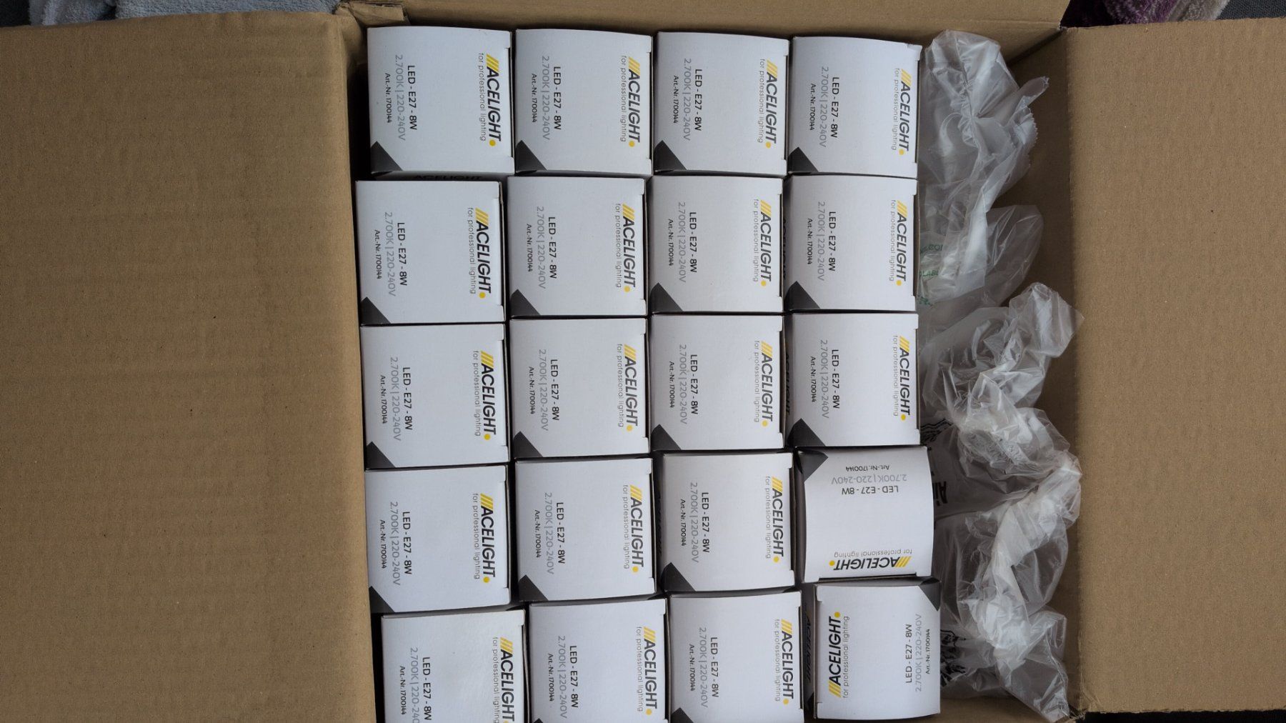 Lampes: LED Birnen E27 8W – Neuf avec emballage d'origine à Altstätten SG par aal_j768