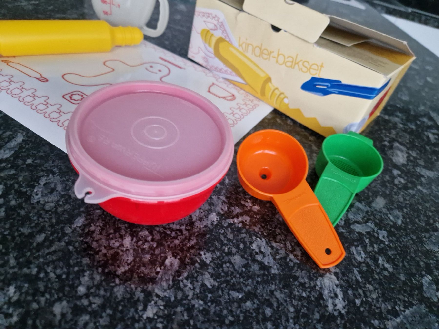 Spielzeuge: Tupperware Mini Mix It "KINDER-BAKSET" – Neu (gemäss Beschreibung) aus Mezzovico von maemy 1