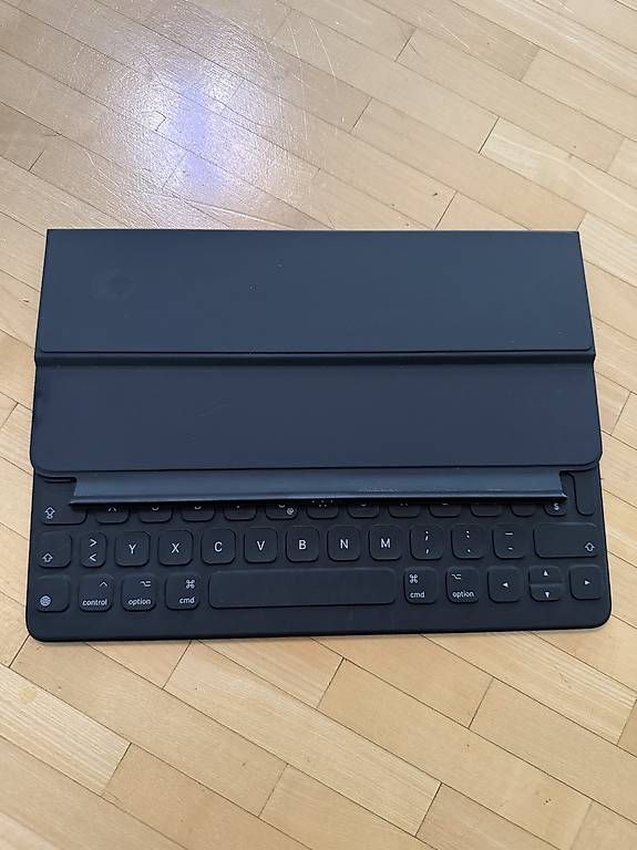 Claviers: Original Apple iPad Smart Keyboard Model A1829 – D'occasion à Scherzingen par polini42 2