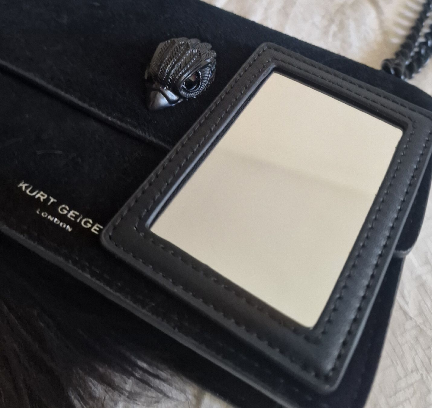 Kurt Geiger Borse da donna: Kurt Geiger Velvet Shoreditch Bag – Nuovo (secondo la descrizione) da Montreux venduto da r_carli 3