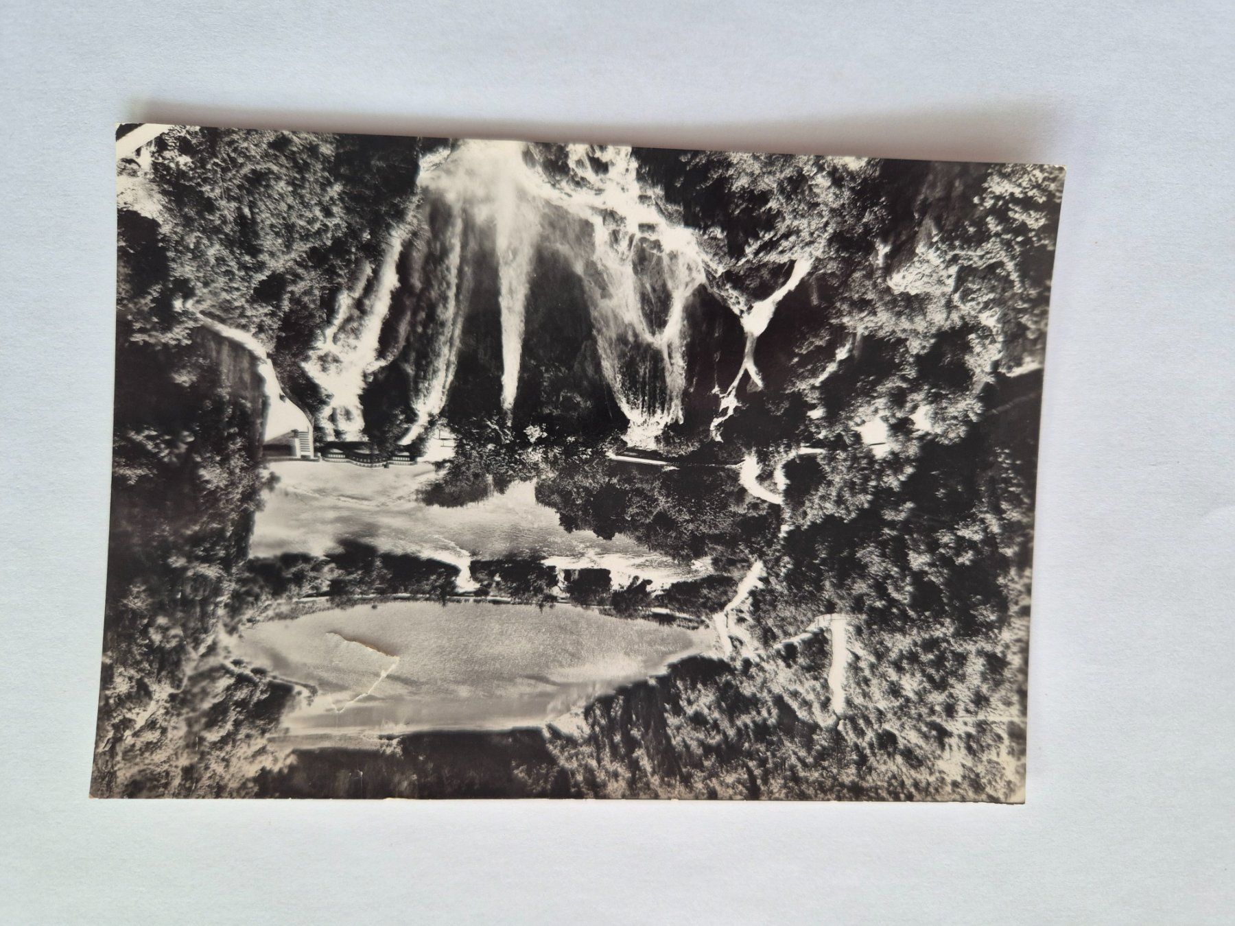 Cartoline postali: Alte Ansichtskarte Kroatien Wasserfall Plitvicer Seen – Usato da Langendorf venduto da zvonu161