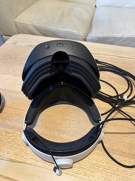 Sony VR Brille: Sony PlayStation VR2 + 2 Sense Controller – Gebraucht aus Allschwil von fre_8dtt 4