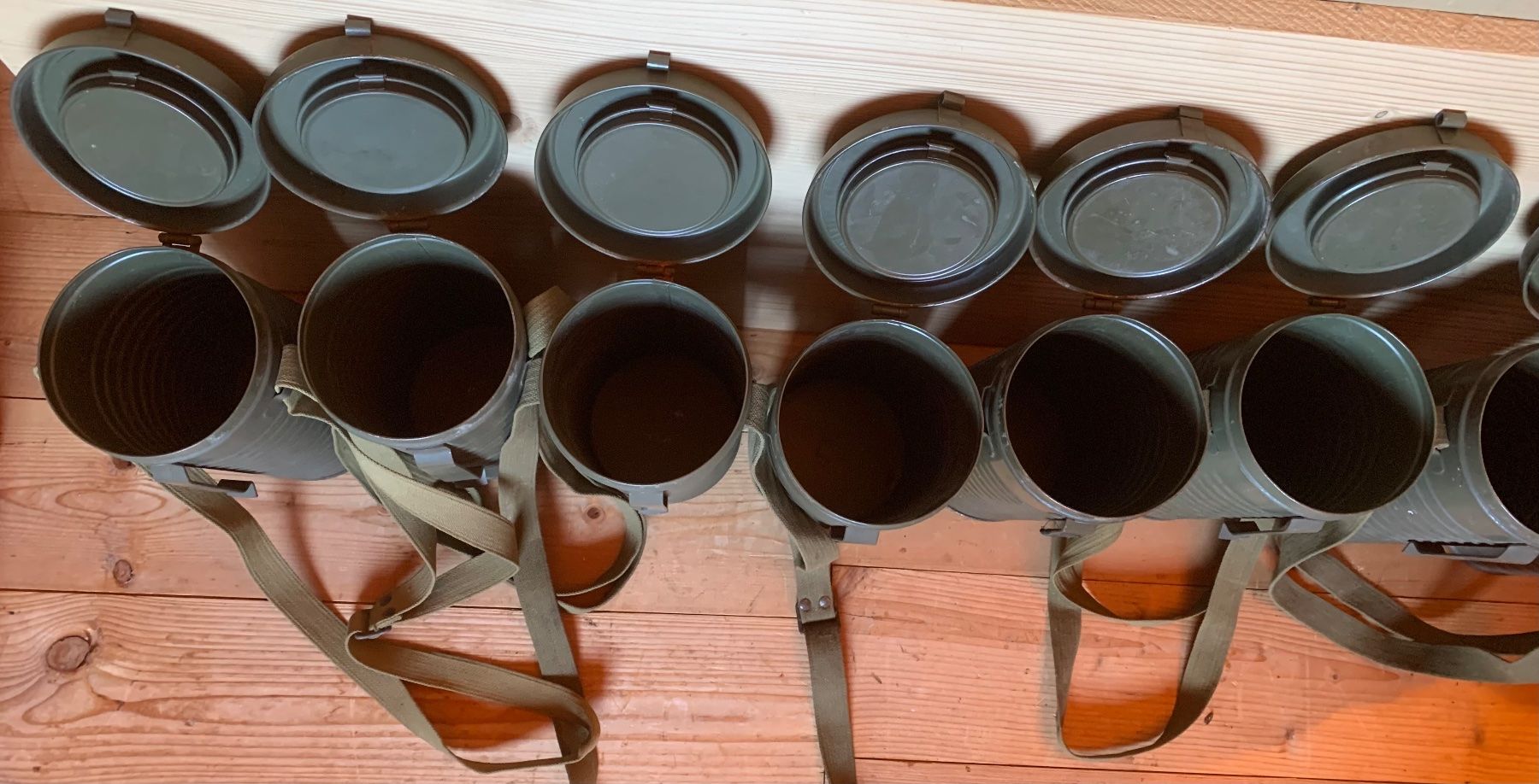 Schweizer Armee Taschen: 10 Gasmasken-Büchsen – Gebraucht aus Goldingen von Bergler012 2