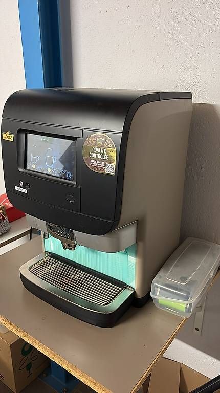 Macchine per caffè & Macchine per espresso: Machine à café professionnel – Usato da Lavey-Village venduto da bla_7sql