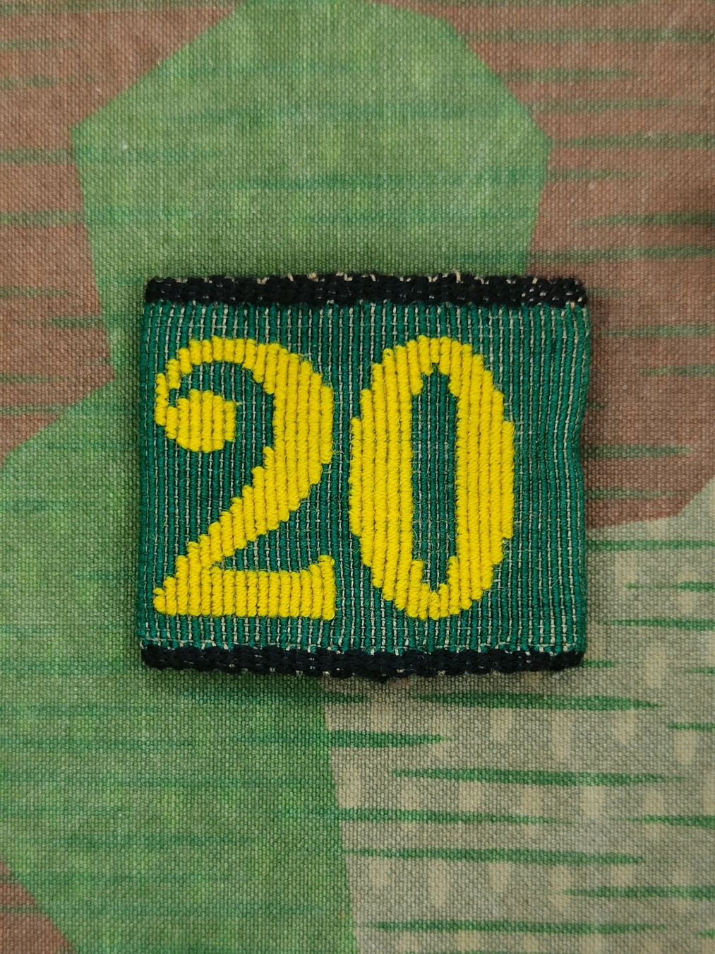 Schweizer Armee Uniformi: Achselschlaufe Bat 20 – Usato da Bauma venduto da SwissMilitaria