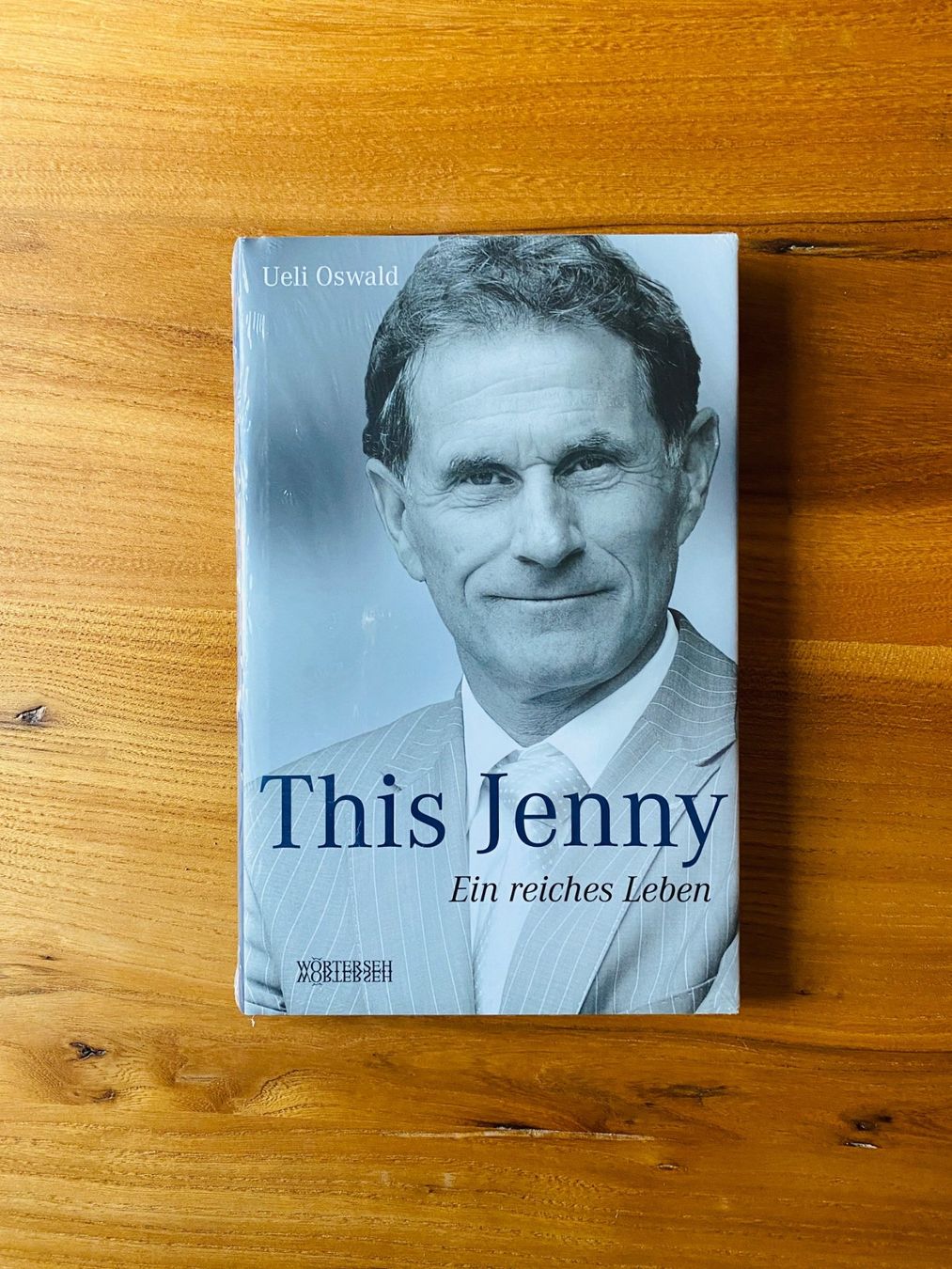 Libri: Buch This Jenni Ein reiches Leben – Nuovo e nell'imballaggio originale da Kastanienbaum venduto da Niara2