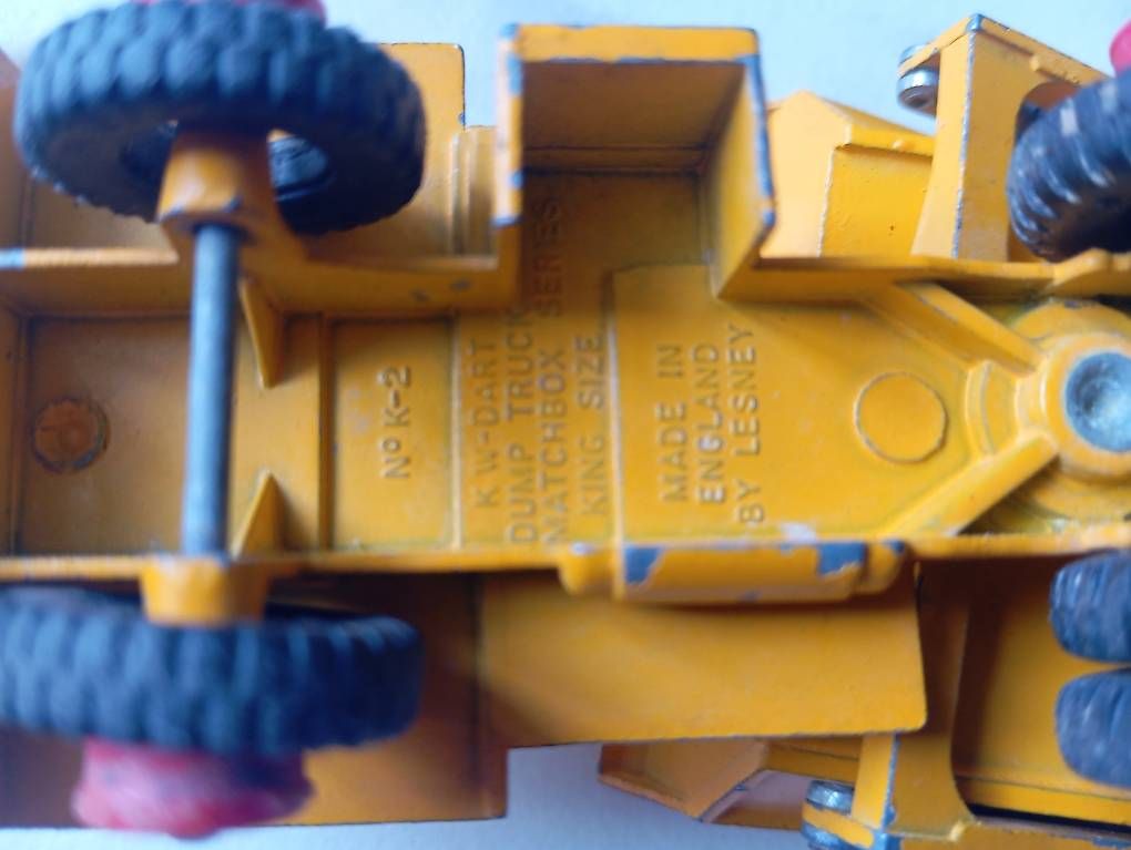 Matchbox Modellautos: Matchbox Kipper King Size 9 1/1 452 281 bespielt – Gebraucht aus Basel von Petergunn 4