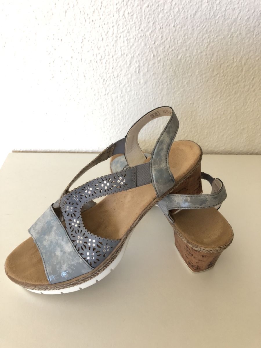 Rieker Scarpe da donna: Rieker Sandale, Gr. 38, hellblau – Usato da Wittenbach venduto da mansi19 3