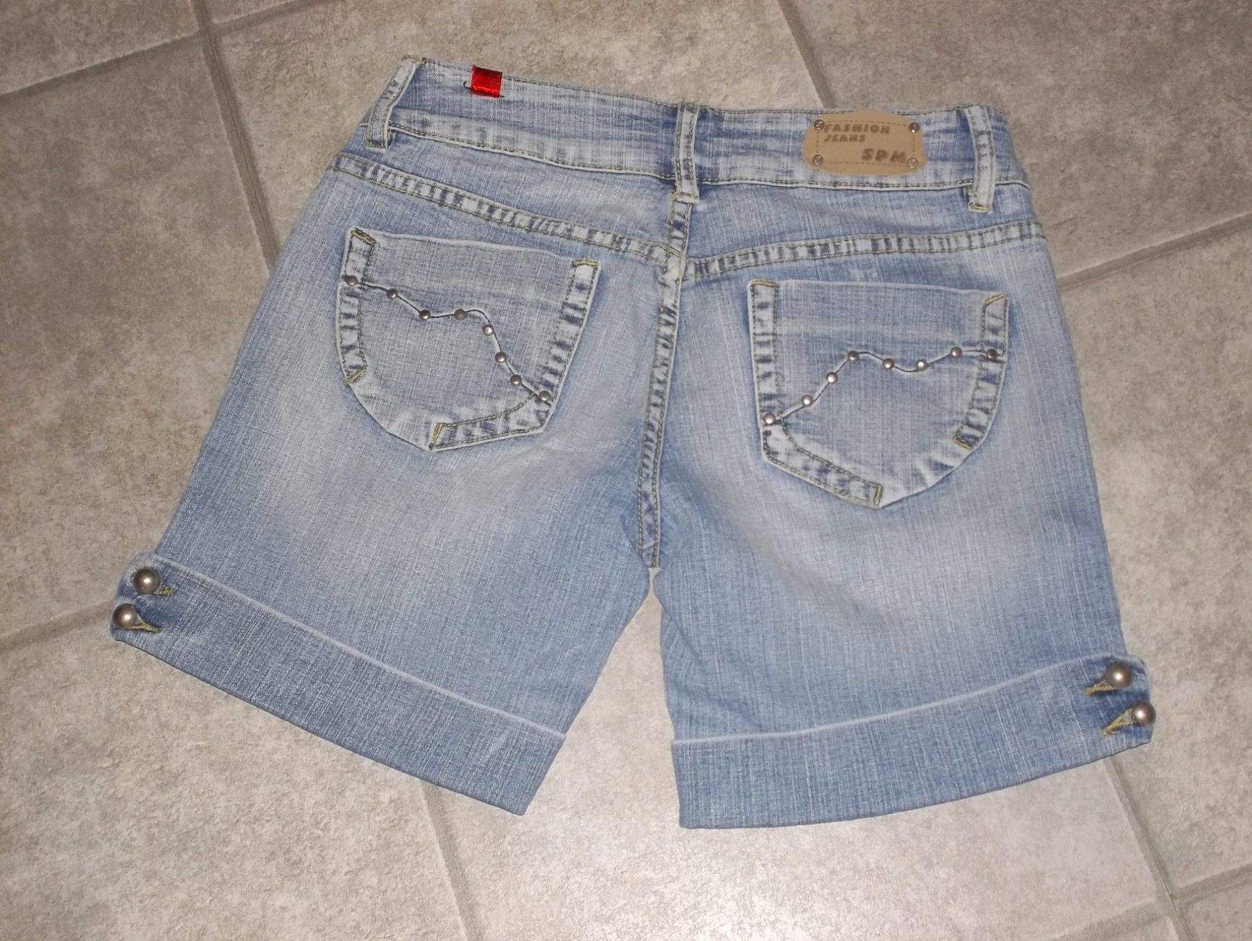 Jeans: 3 paar kurze Damen Jeans Grösse L – Usato da Kaltbrunn venduto da Cindy99 2
