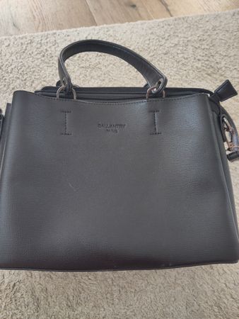 Elegante schwarze Handtasche