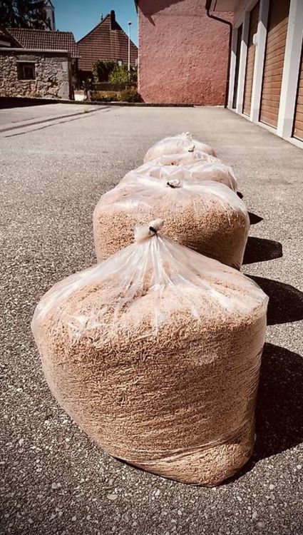 15x Holzspäne, Eiche, Altholz, Sägespäne, Einstreu, Späne Kaufen auf