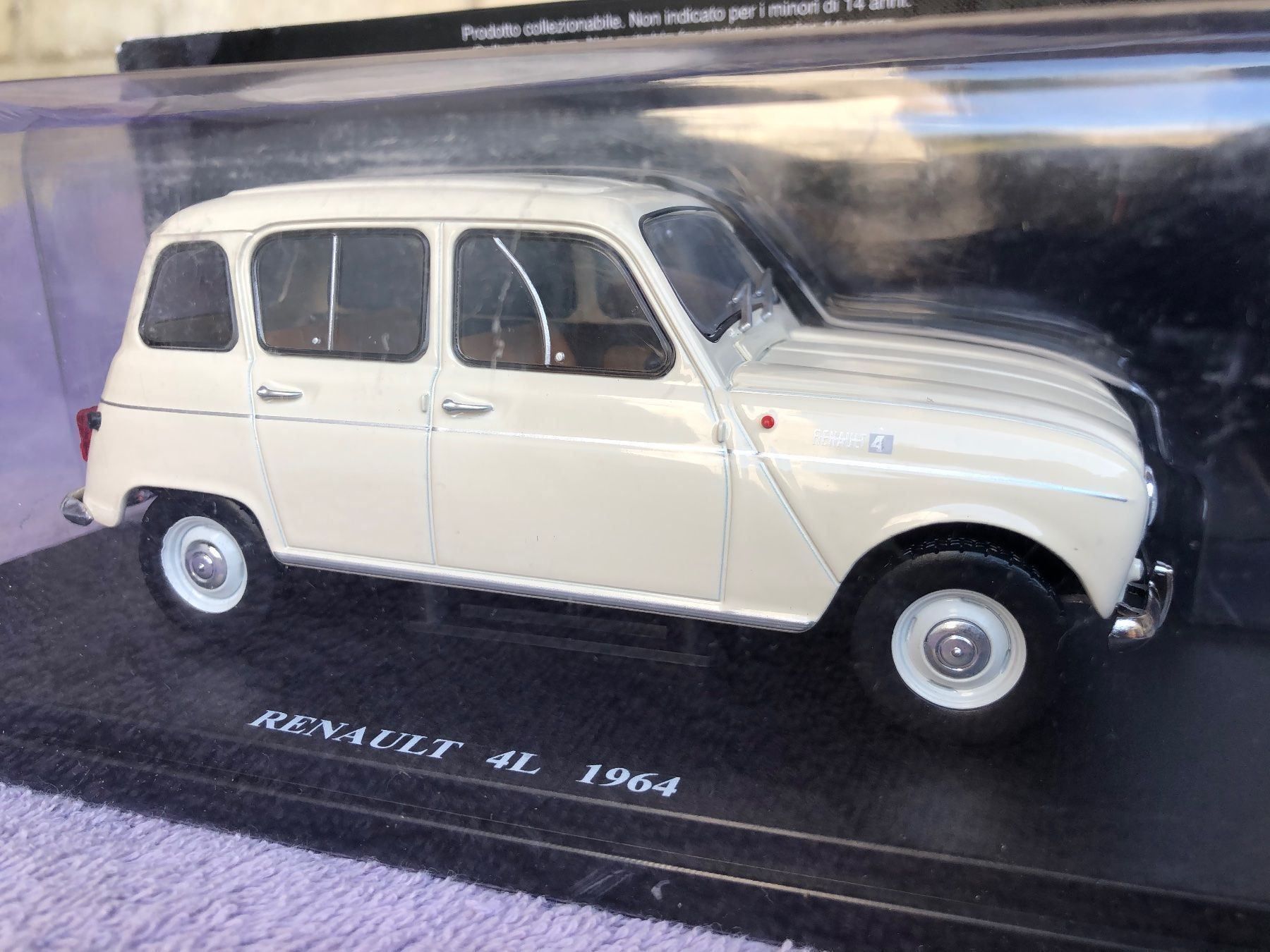 Renault Modellini d'auto: Renault 4l 1964 Oldtimer classic – Nuovo e nell'imballaggio originale da Reinach AG venduto da rares75