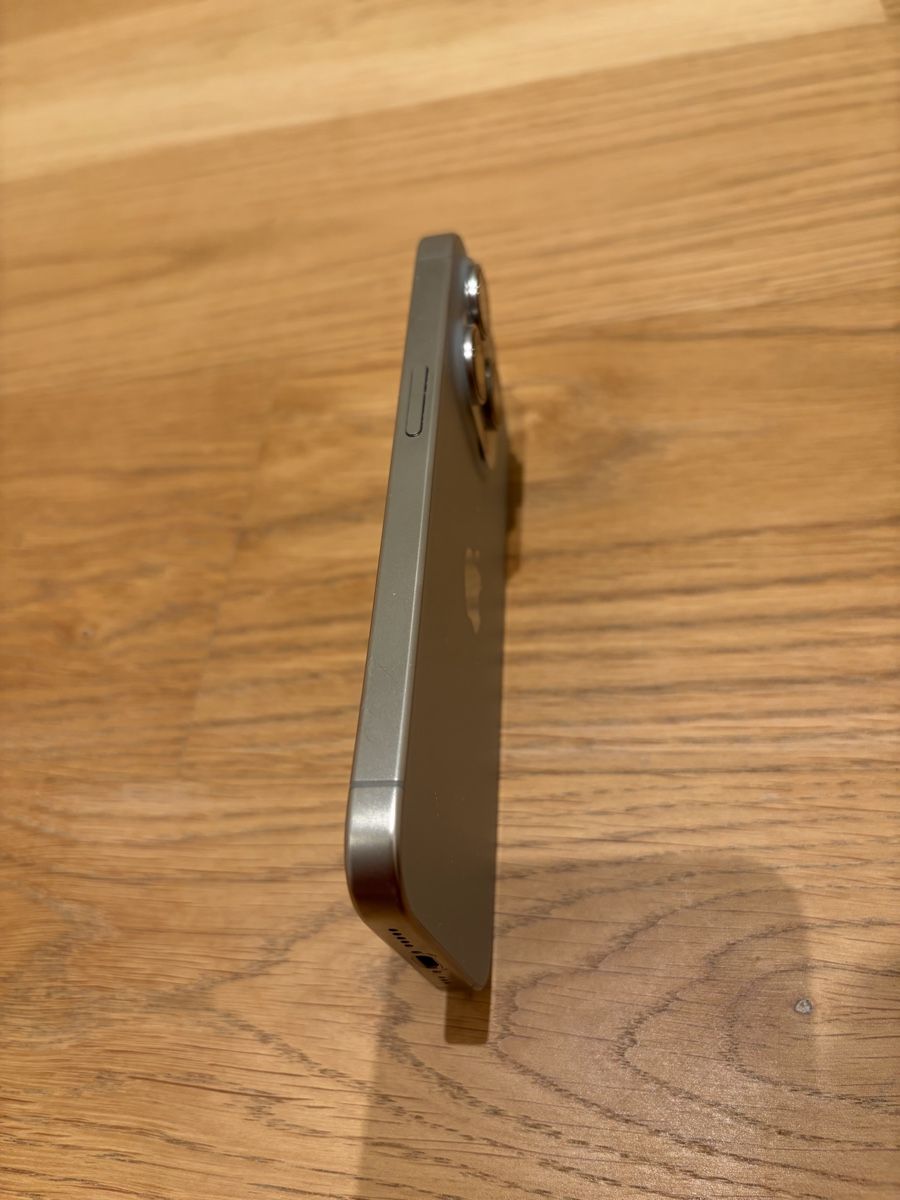 Apple Telefoni cellulari / Smartphones: iPhone 15 Pro (128GB, Natural Titanium) – Usato da Rotkreuz venduto da kli520 2