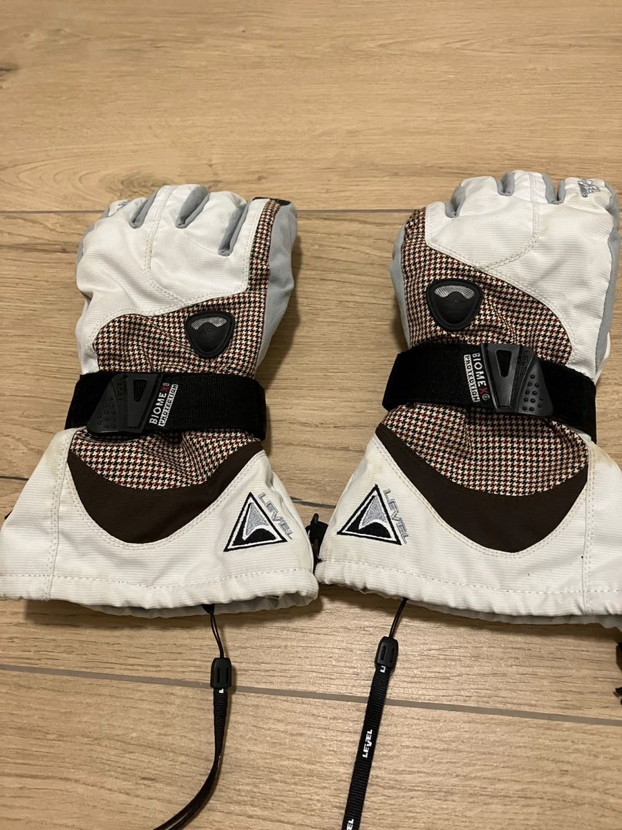 Guanti & manicotti: Snowboardhandschuhe LEVEL Butterfly S – Usato da Aeschi SO venduto da retoS07