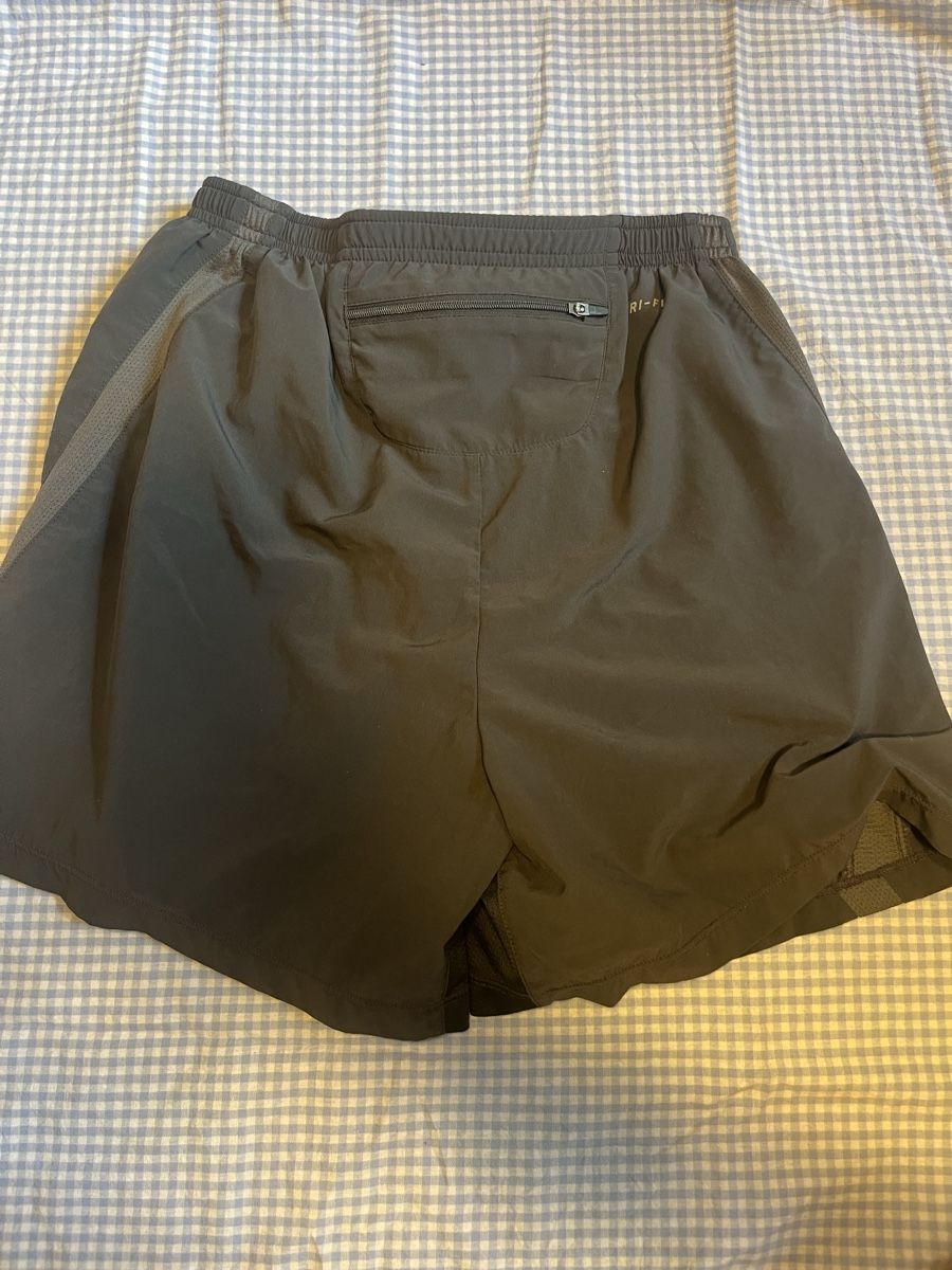 Nike Pantalons: Nike Dri fit Shorts  – D'occasion à Zürich par fiiiona 2