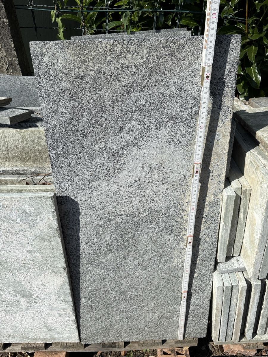 Rivestimenti per pavimenti: Schöne Natursteinplatten gebraucht – Usato da Neuenegg venduto da recob 3