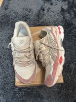 Asics sneakers in pink