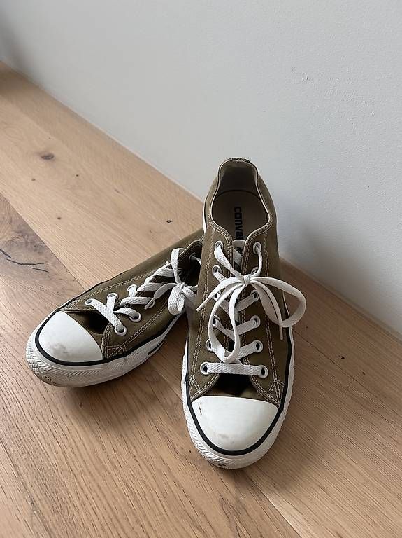 Converse Scarpe da uomo: Olivgrüne Converse in Grösse 41.5 – Usato da Herrenschwanden venduto da ale_5ggz