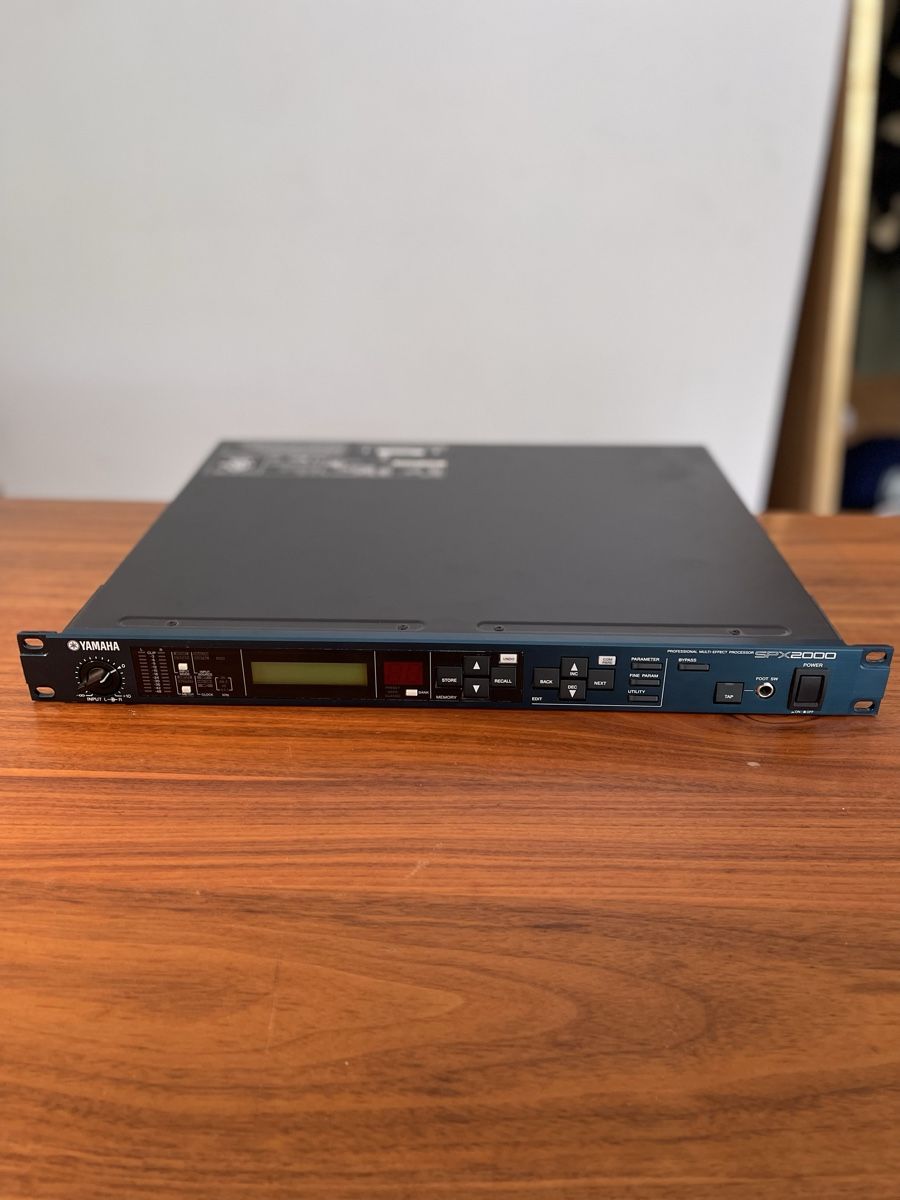 Yamaha Strumenti musicali: Yamaha SPX2000 Professional Multi Effect Processor – Usato da Carouge GE venduto da Pitchbend