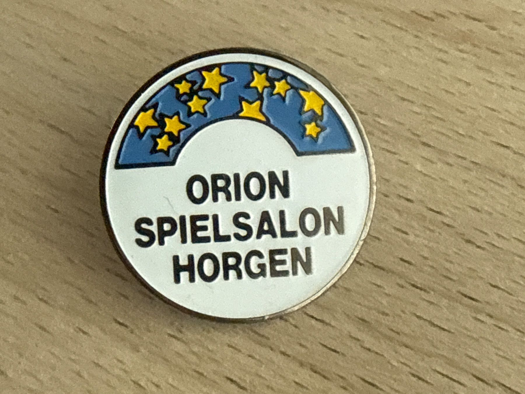 Placchette & Badge: Pin ORION SPIELSALON HORGEN – Usato da Glattbrugg venduto da Schweigmatt
