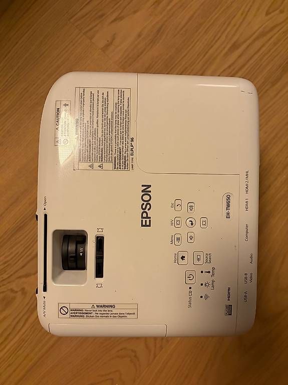 Proiettori: Beamer Epson EH-TW650 Full-HD – Usato da Cham venduto da men_898q