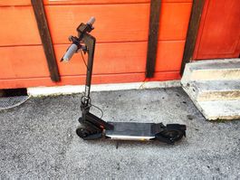 NAVEE S60 E-Scooter 1000W 60km good condition