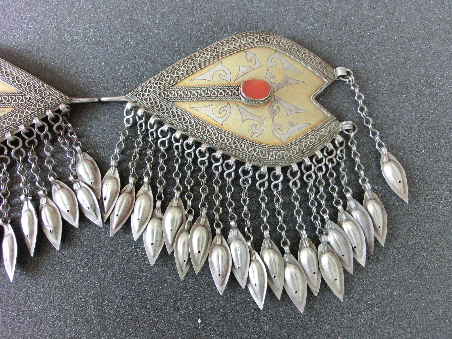 Ciondoli: ANTIKER  TURKMENEN -BRUST -SCHMUCK – Usato da Basel venduto da wyba44 5